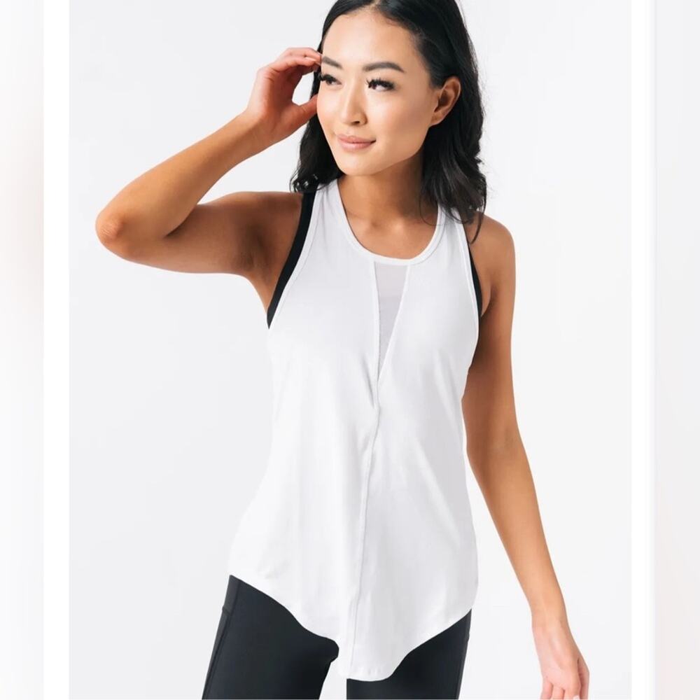 ZYIA White Sleeveless Racerback Workout “Long Effortless Tank” Top Size Large